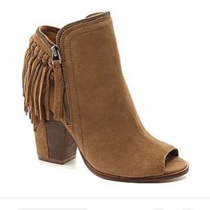 NWOT DV Fringe Booties